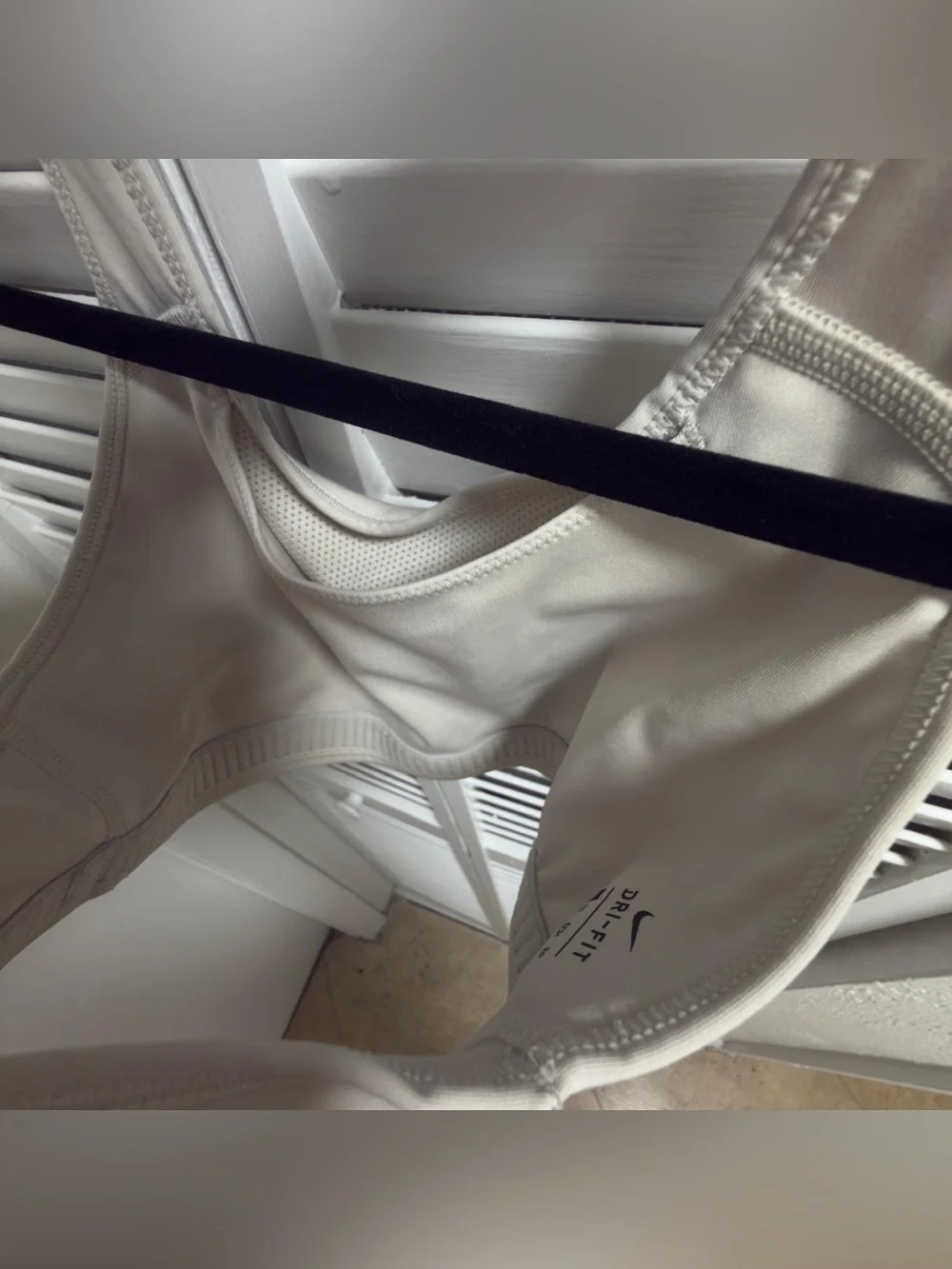 Nike Dri-FIT Swoosh Sports Bra Bone Cream XS Racerback Medium Support